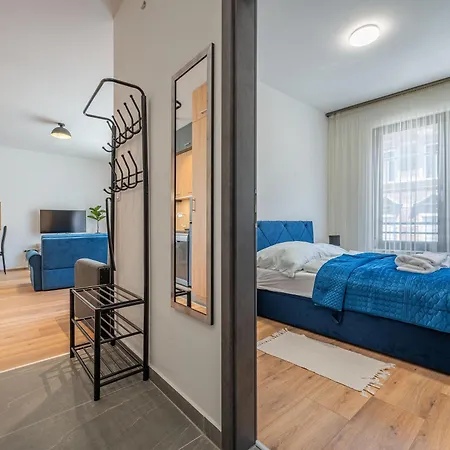 2 Bedroom Flat In Centre