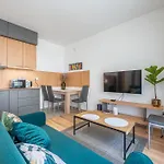 2 Bedroom Flat In Centre
