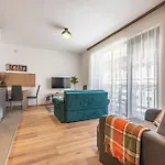 2 Bedroom Flat In Centre