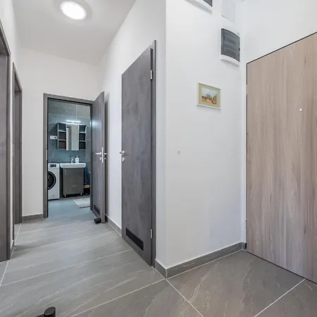 Apartment 2 Bedroom Flat In Centre