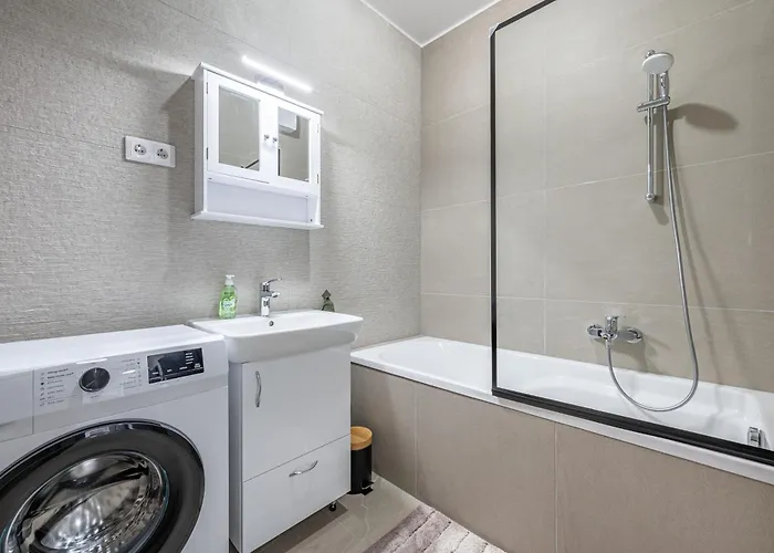 2 Bedroom Flat In Centre Budapest