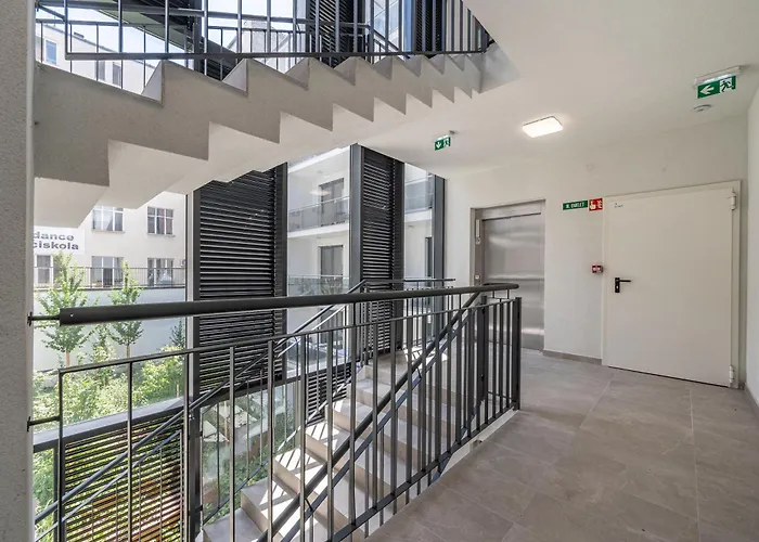 2 Bedroom Flat In Centre Daire *