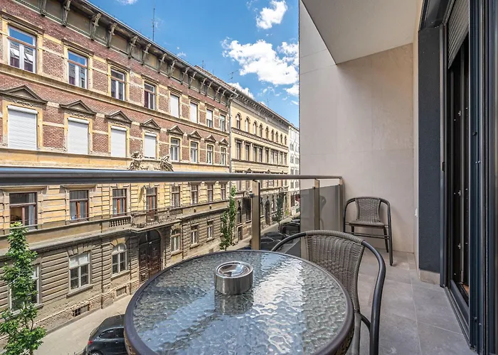 Daire 2 Bedroom Flat In Centre *