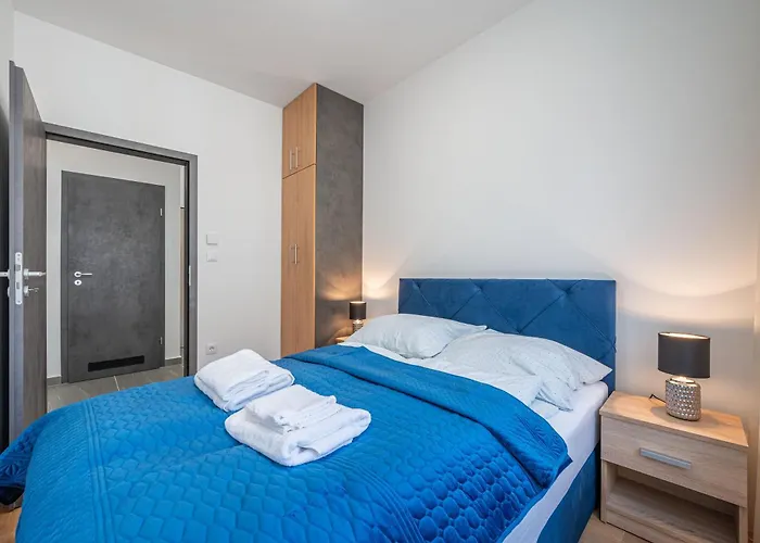 2 Bedroom Flat In Centre Lägenhet *