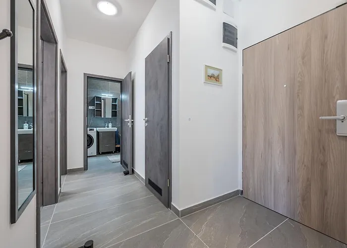 Lägenhet 2 Bedroom Flat In Centre