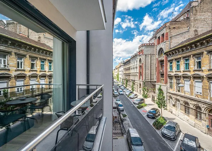 2 Bedroom Flat In Centre * Budapest