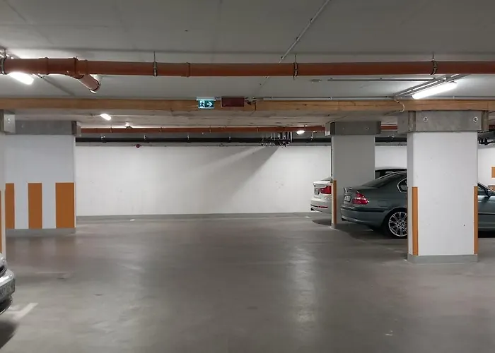2 Bedroom Flat In Centre Lägenhet